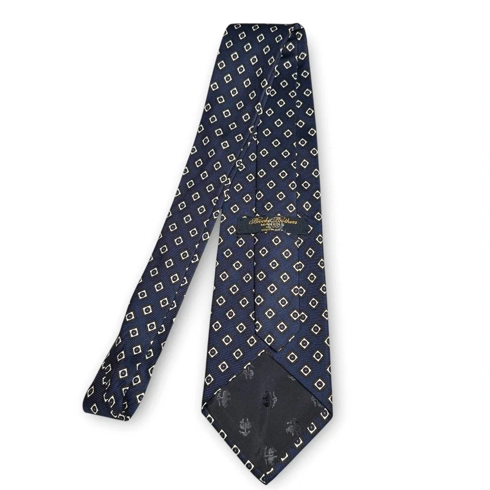 Brooks Brothers Mens Silk Tie Navy Blue Diamond Pattern Made‎ in USA